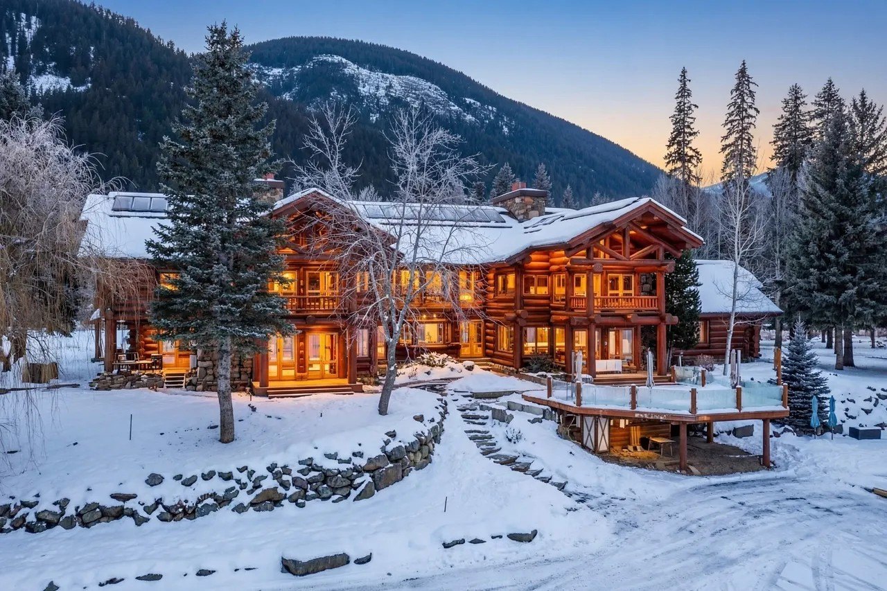 Fatal Pyrotechnics Explosion in Lantarón: One Dead, One Injured